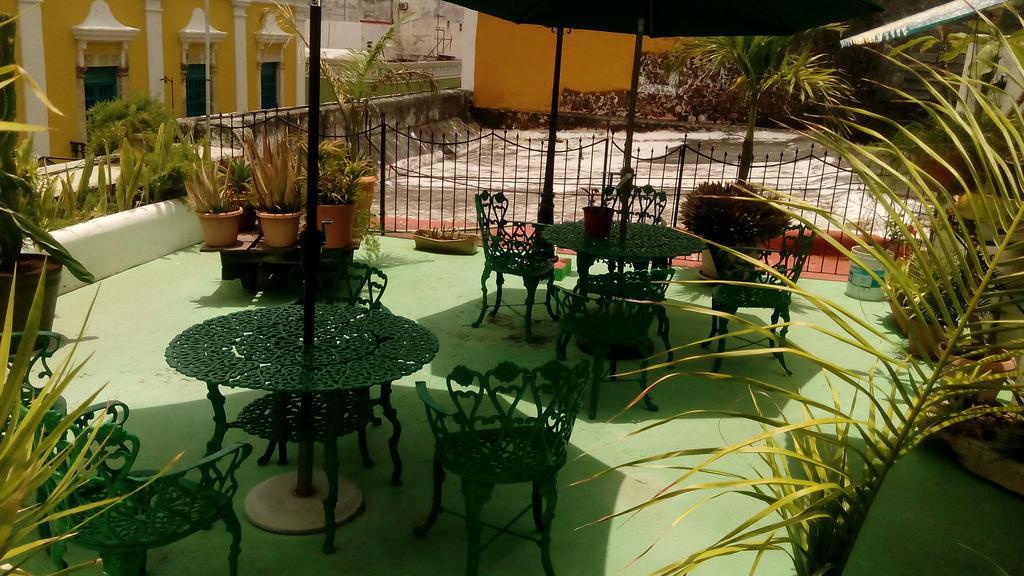 Hotel Y Hostal Casa Risueno Campeche Room photo